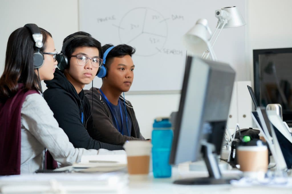 Vietnam Software Outsourcing: Why Global Companies Are Turning East in 2025